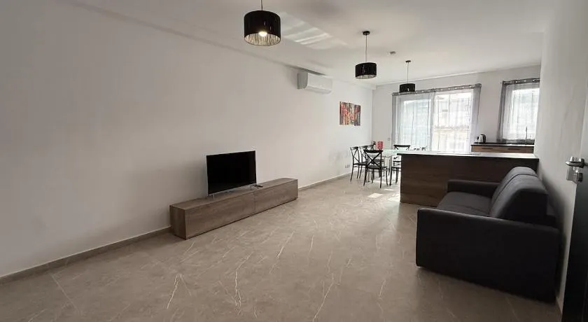 Arzis Holiday Home - Image 1