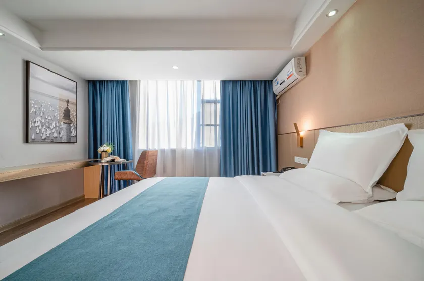 Yeste Hotel Hezhou Government Plaza - Image 1