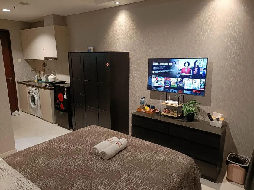 EdMer Staycation Puri Mansion Apartment II - Image 1