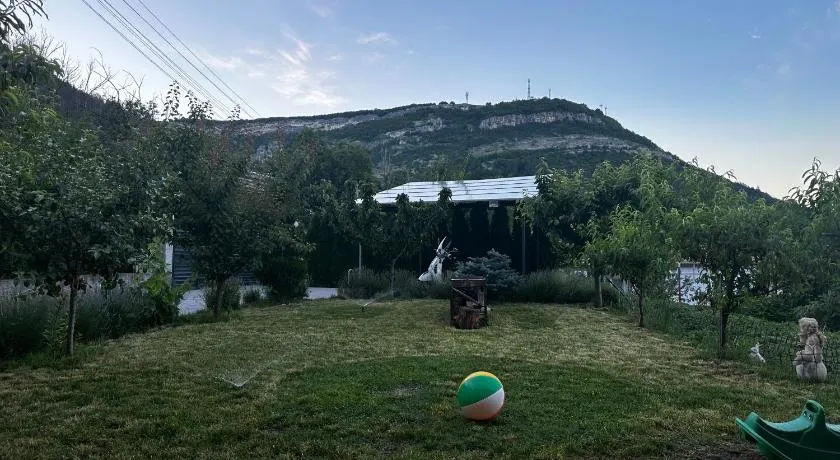 Mountain Panorama Garden BBQ ECO - Image 1