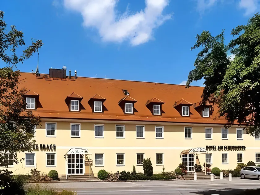 Hotel am Schloßberg - Image 1