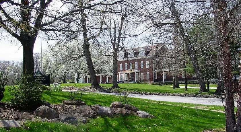 Fort Harrison State Park Inn - Image 1