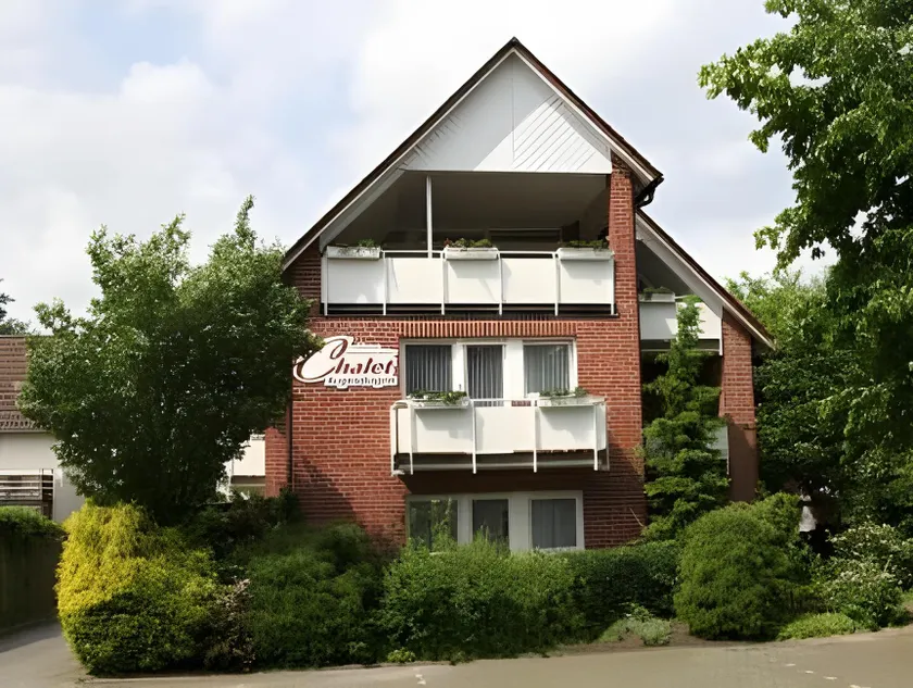 Hotel Chalet - Image 1