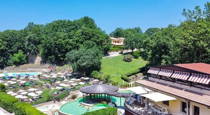 Residence with swimming-pool and thermal pools in Sorano - Image 1