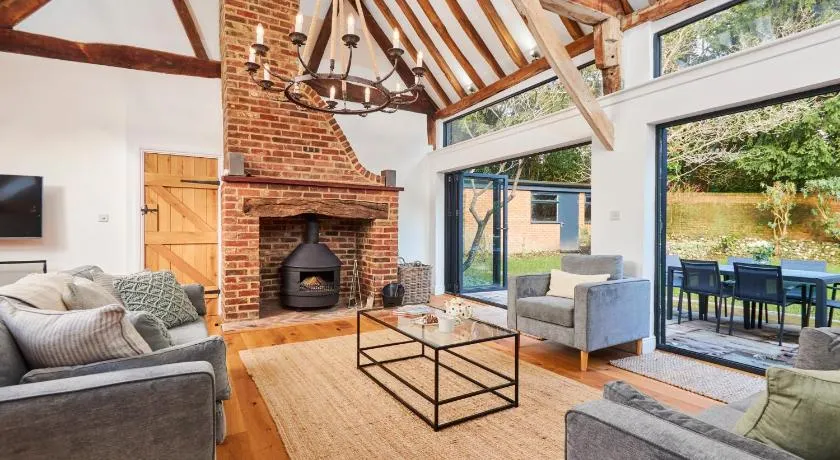 The Coach House, Hambledon - Image 1