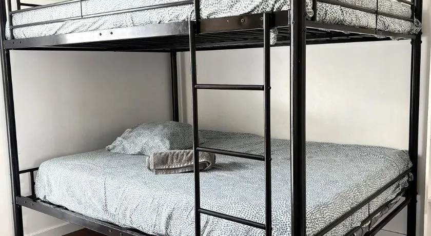 Chambre chez habitant, cozy avec lit double en étage - Image 1