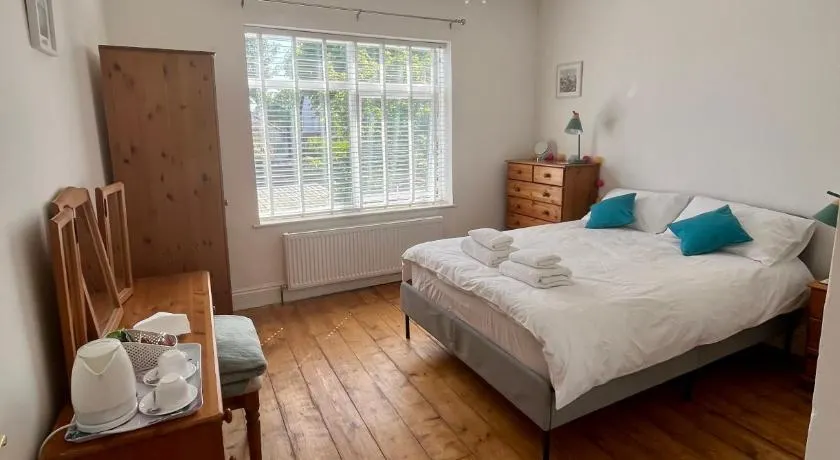 Seaside Rooms Gorleston - Image 1
