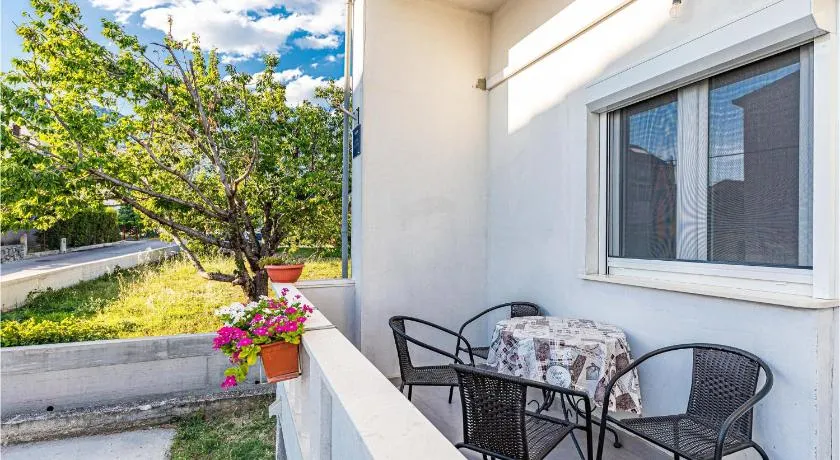 Lovely Apartment In Kastel Luksic With Wifi - Image 1