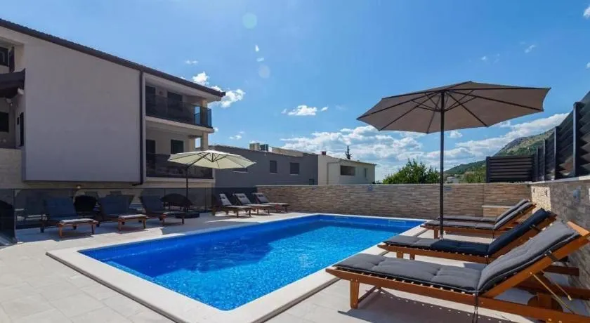 Apartments Villa Milas with pool - Image 1