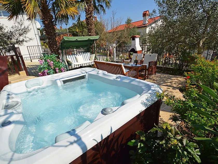 Holiday Home Nevena by Rent Istria - Image 1
