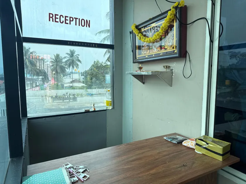 Navami Inn A/c & Non A/c Deluxe Rooms - Image 1