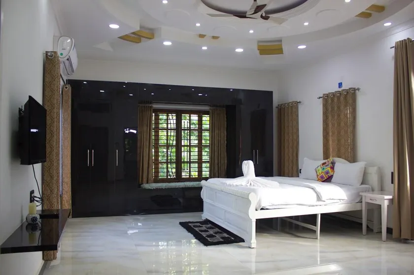 Ambrosia Mansion 4BHK with Pvt Pool Morjim - Image 1