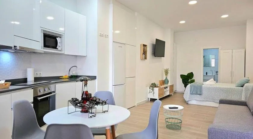 Moderno loft a 250 metros de la playa & parking - Image 1