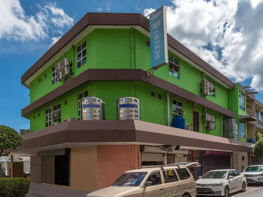 OYO 890 Hotel RK Cahaya - Image 1