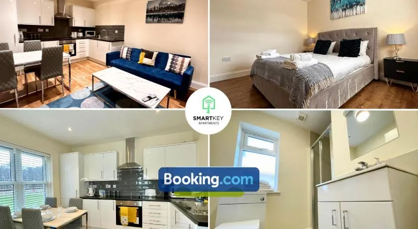 Stylish 1 bedroom flat with free parking - Image 1