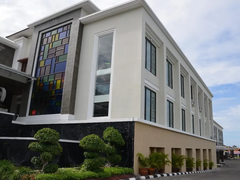 Gran Surya Hotel - Image 1