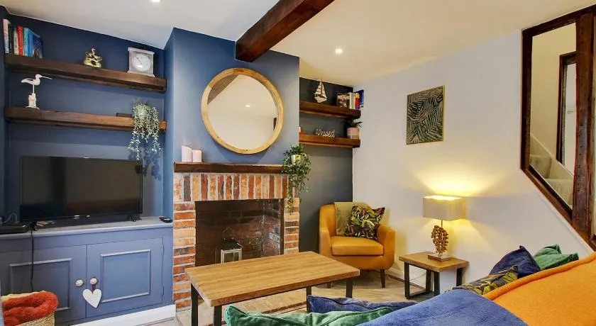 Cosy Cottage Hawkhurst - Pass the Keys - Image 1