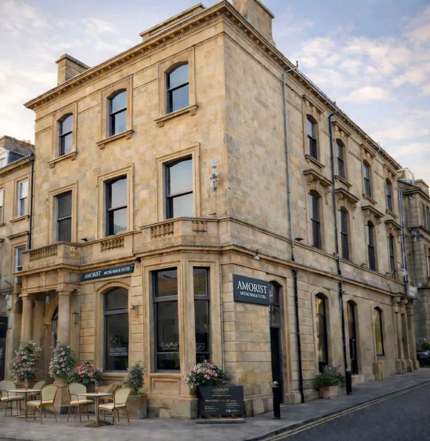 Amorist Hotel - Image 1