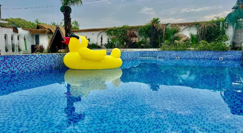 Left Bank La Vie Pool Resort - Image 1