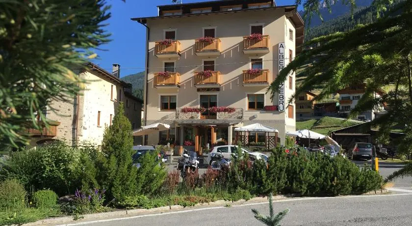 Hotel Zebrù - Image 1