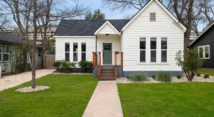 2 Bedroom Cherrywood Cottage - Firepit - Near UT - Image 1