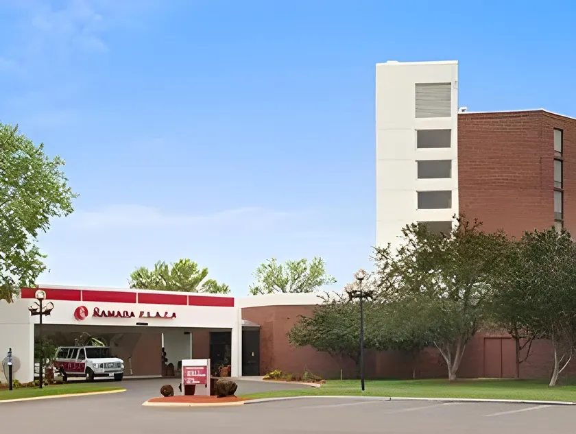 Delta Hotels by Marriott Minneapolis Northeast - Image 1