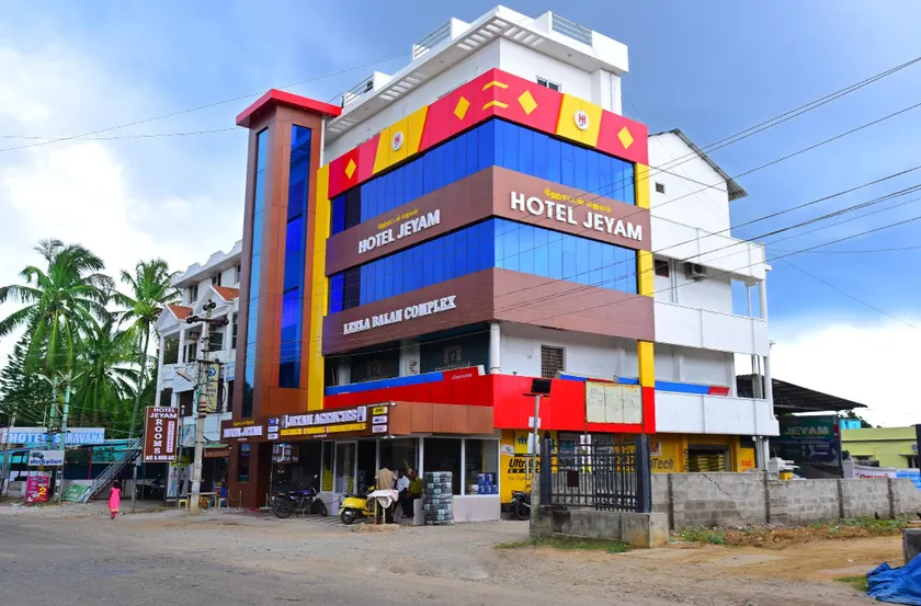 Hotel Jeyam - Image 1