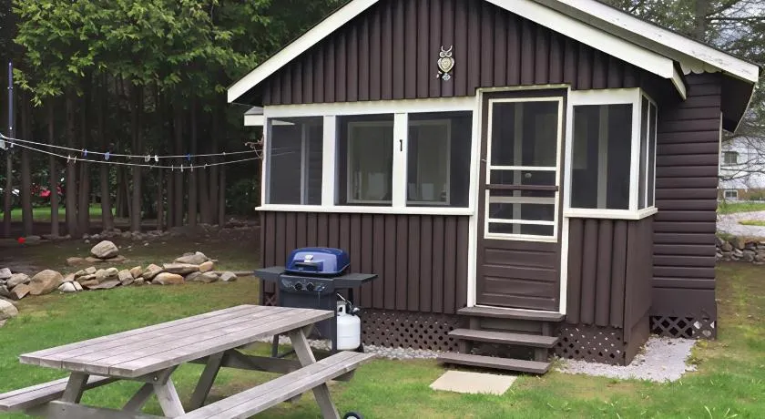 2-Bedroom Cottage #1 - Ambleside - Image 1