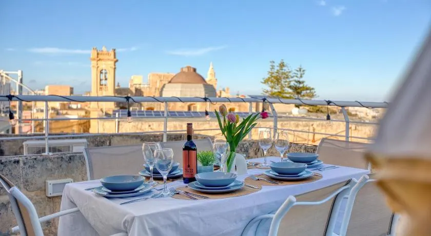 Stunning 3BR breathtaking views outdoor dining - Image 1