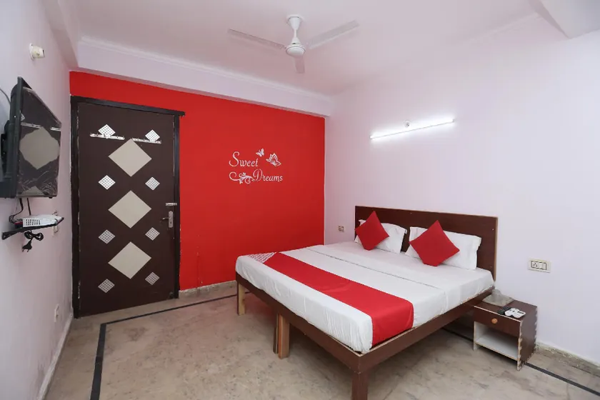 OYO 40645 J P Residency - Image 1