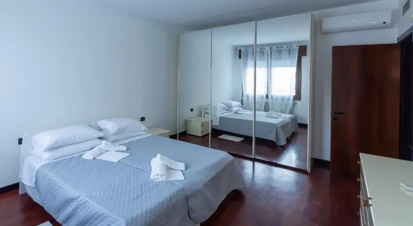 Sweet House - Image 1