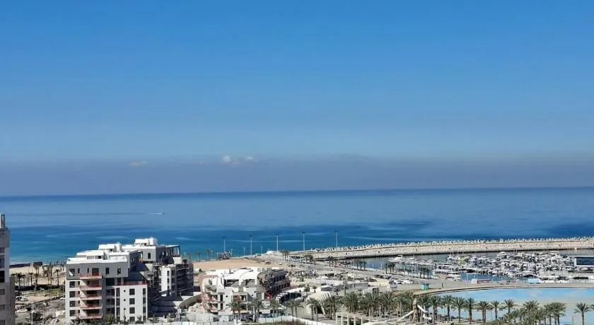 Marina Sea View 3 Bedroom 2 Bathrooms Near Center - Image 1
