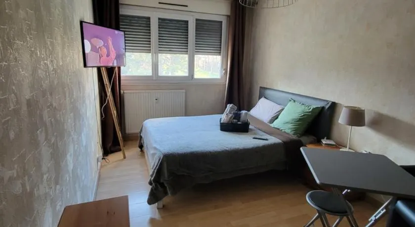 Idéal pour déplacement 4 chambres,5 lits - Image 1