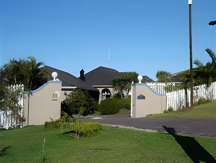 Guinea Fowl Lodge - Lagoon & Heads View B&B, Central Knysna - Image 1