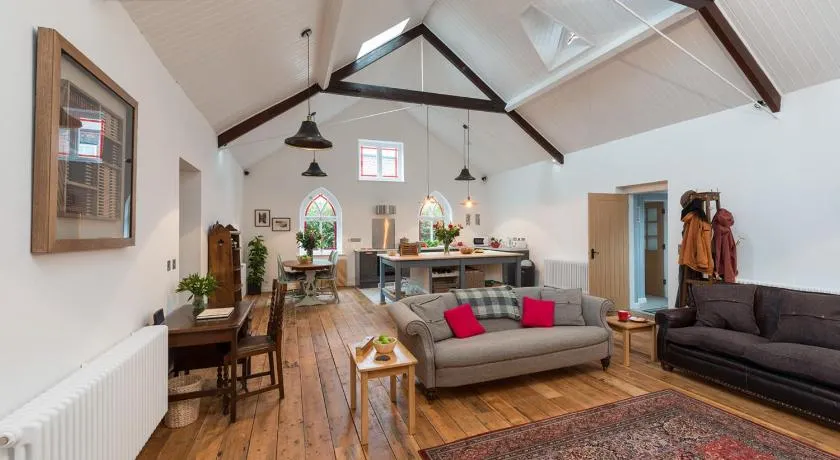 CHESTER'S ONLY TIN CHAPEL - UNIQUE, SPACIOUS 2 BEDROOMS, GARDEN AND FREE PARKING - Image 1