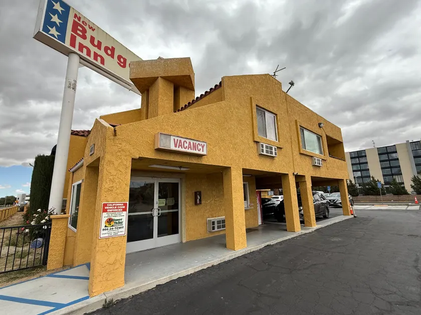 New Budget Inn - Image 1