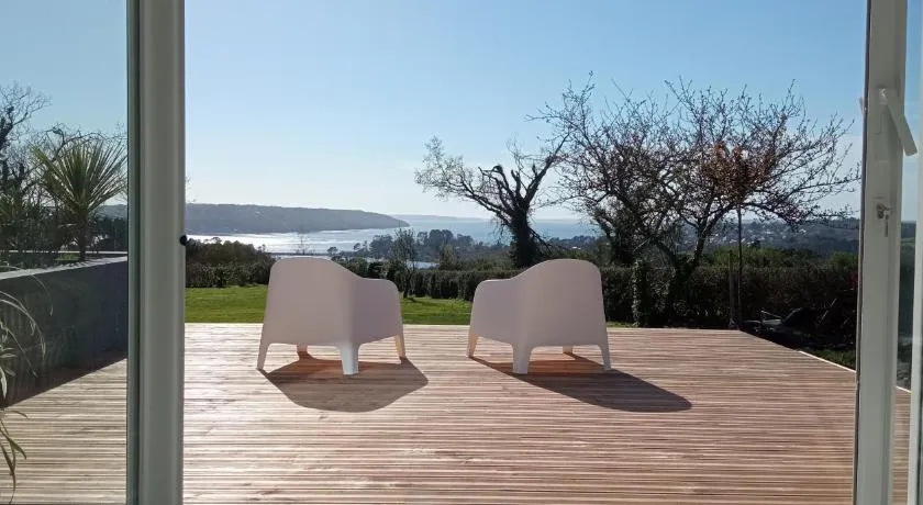 Chambre avec terrasse privative et vue mer - Image 1