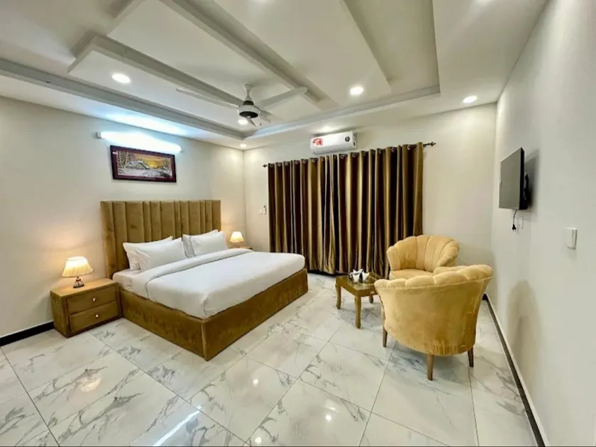 Clifton Royal Family Guest House - Image 1