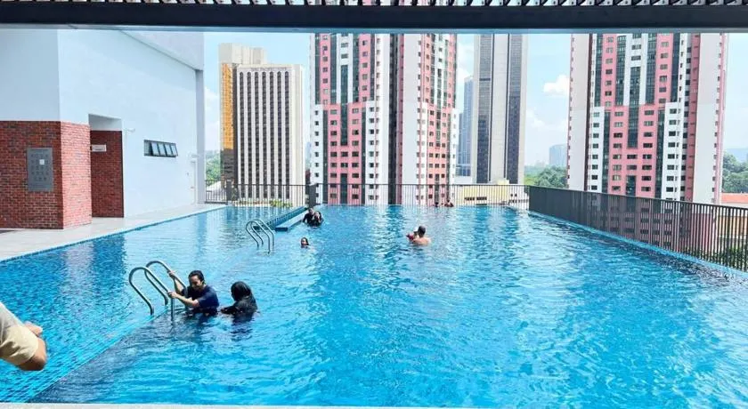 Chambers Skylight Sernity Suites KLCC - Image 1