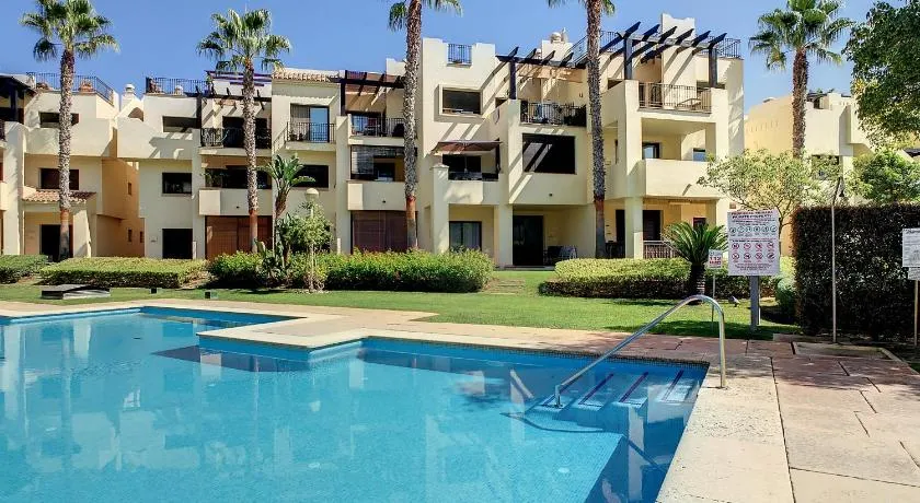Roda Golf Singapore Apartment - 8109 - Image 1