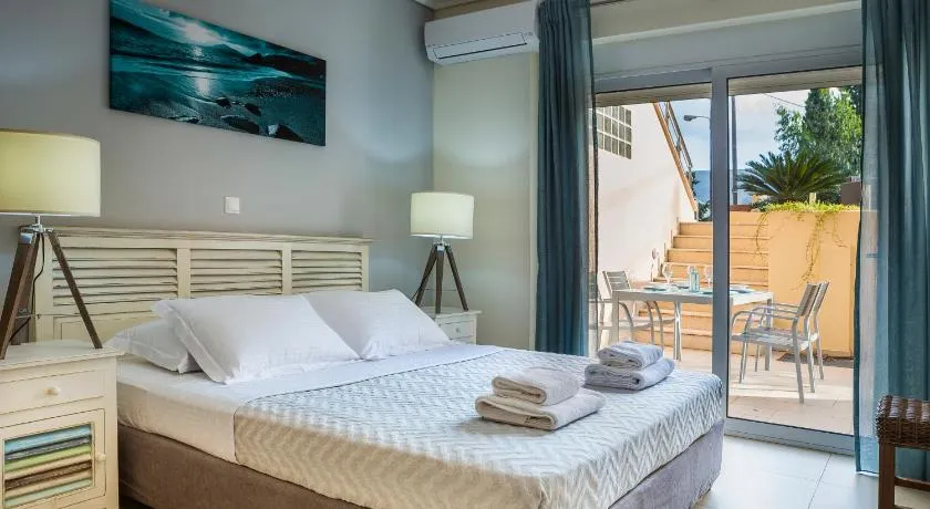 Apartment Lilly, apartment with communal pool, 10 meters from sea - Image 1