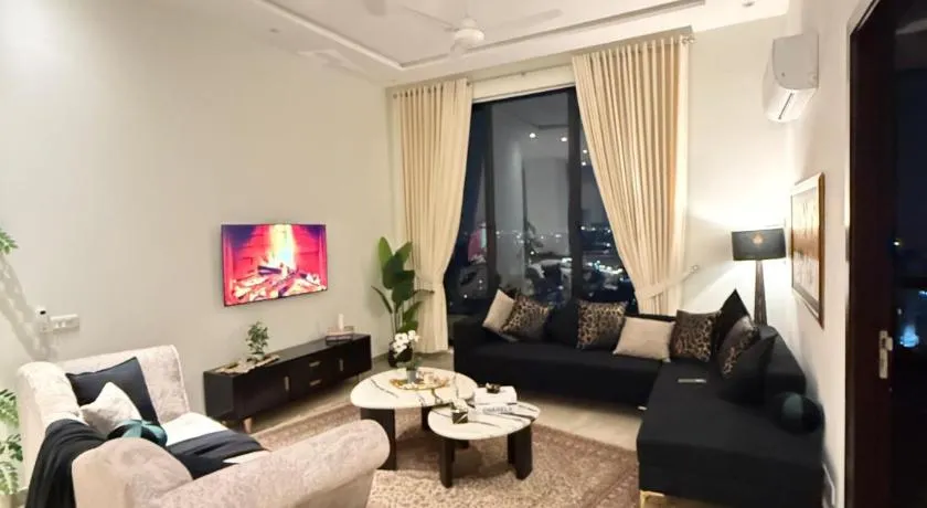 1BHK Luxury Penthouse Gulberg Zameen Aurum - Image 1