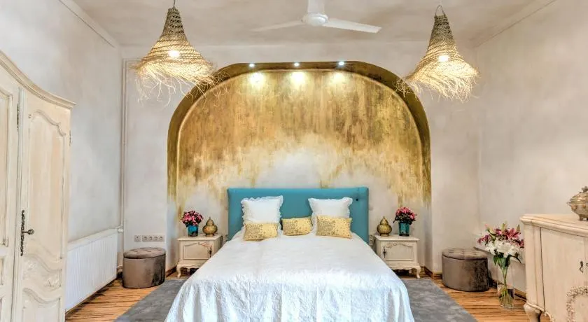 Lotus apartment - Image 1