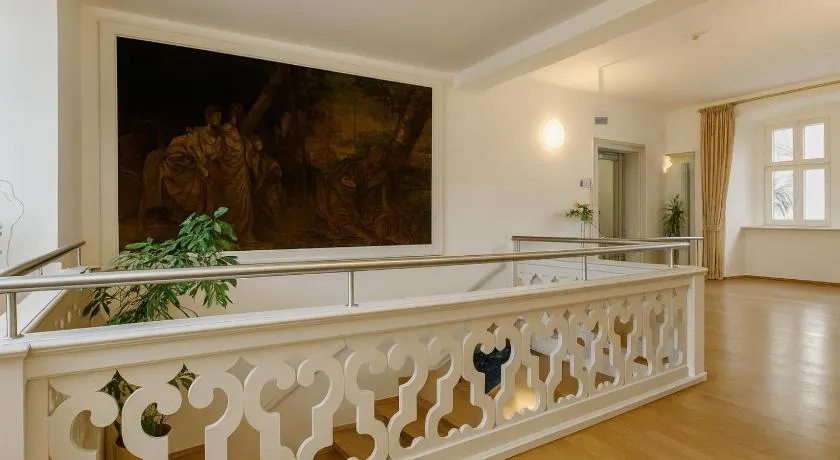 Schlosshotel am Hainich - Image 1