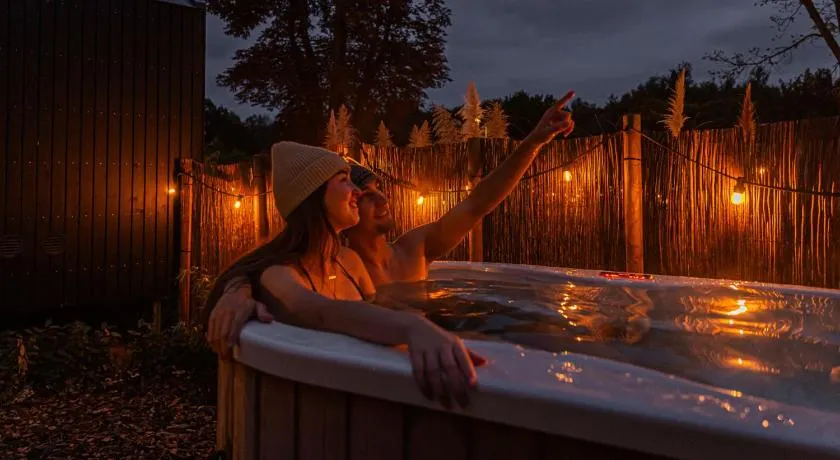 Tinyhouse 2 pers met privé hottub - Image 1
