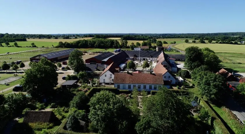 Svabesholms Kungsgårds B&B och Pensionat Stenshuvud - Image 1