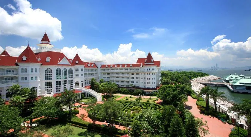 Hong Kong Disneyland Hotel - Image 1