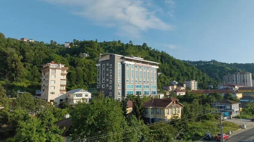 Newarise Hotel - Image 1