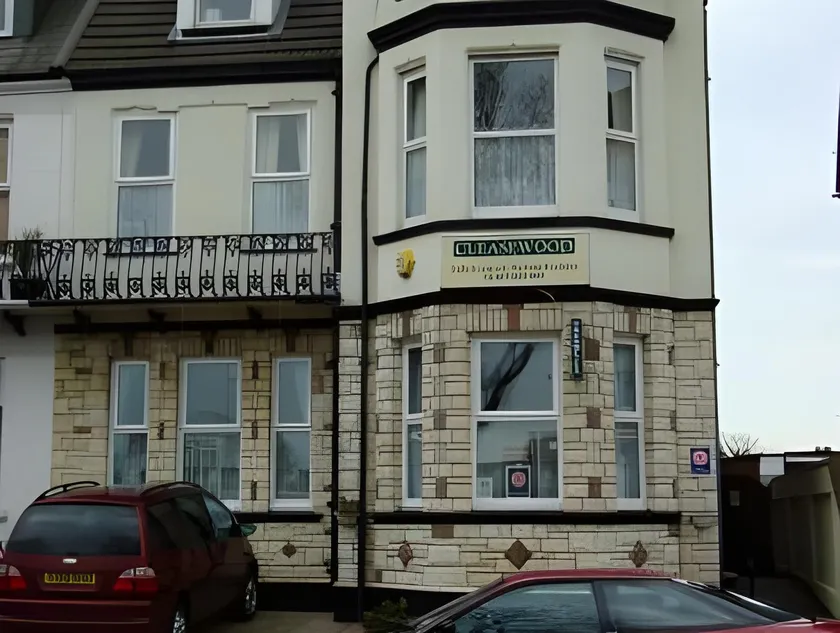 Cleasewood Guest House - Image 1