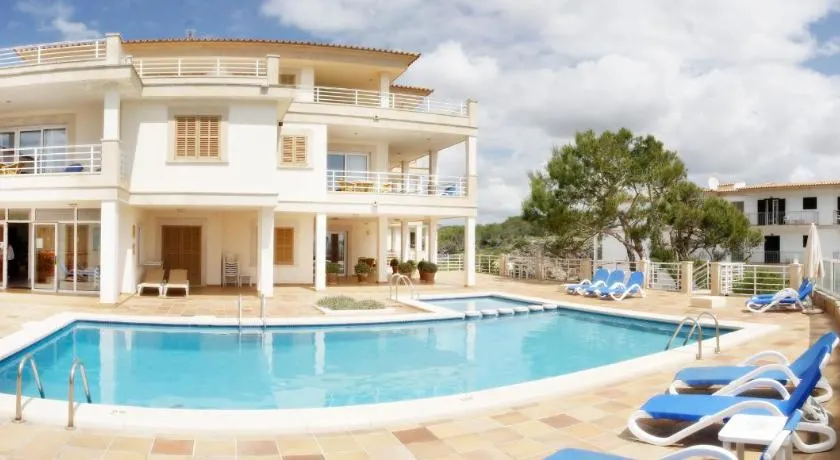 Apartamentos Villa Sirena - Image 1